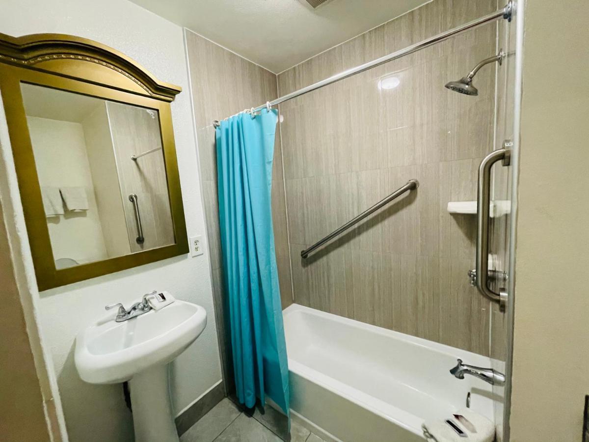 Casa Blanca Inn & Suites Whittier Ngoại thất bức ảnh
